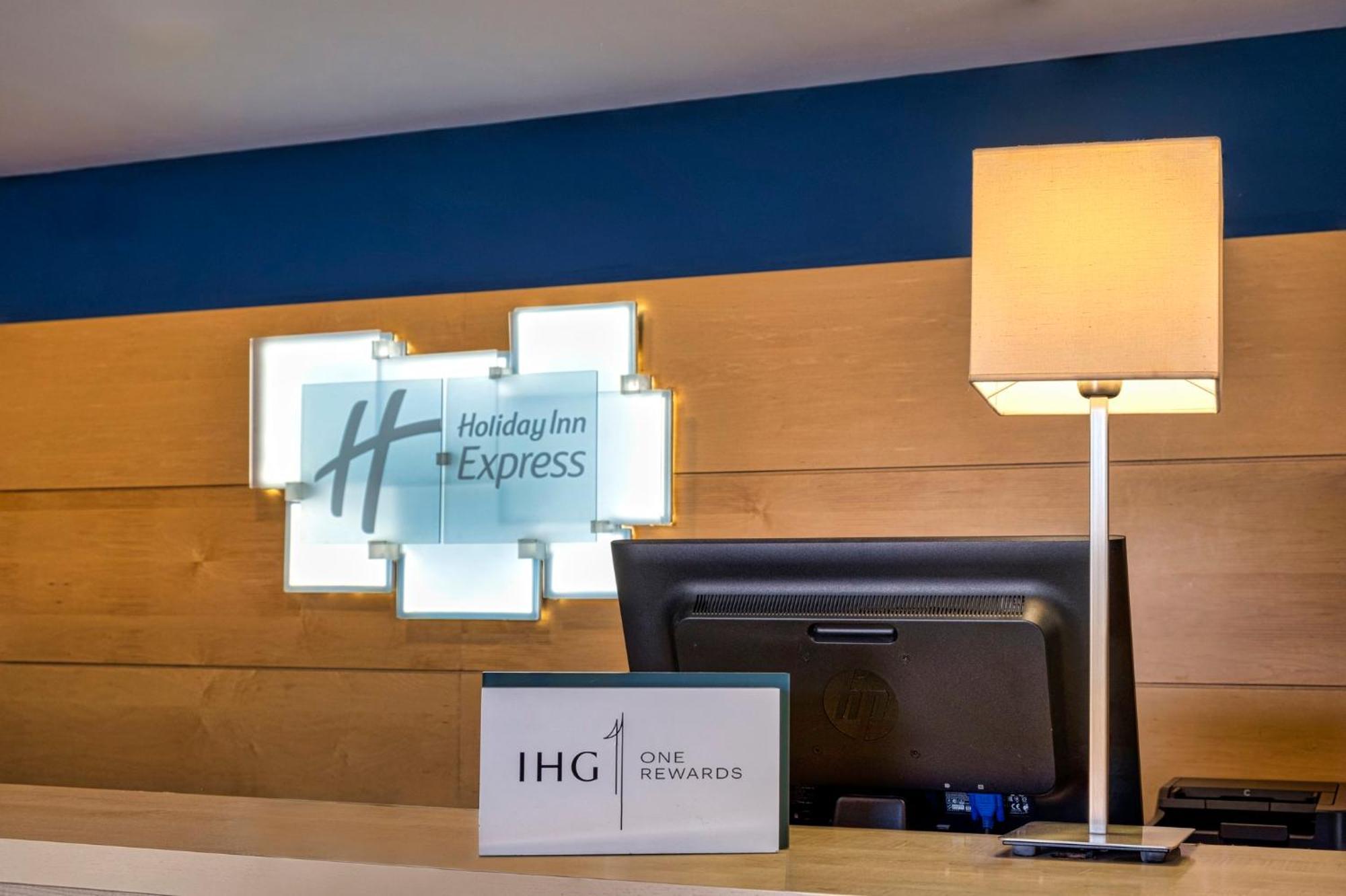 Holiday Inn Express Malaga Airport By Ihg Ngoại thất bức ảnh