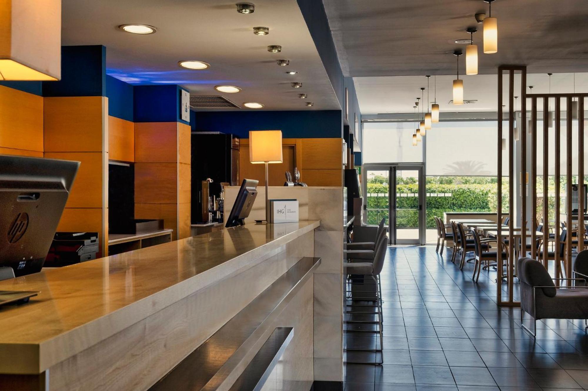 Holiday Inn Express Malaga Airport By Ihg Ngoại thất bức ảnh