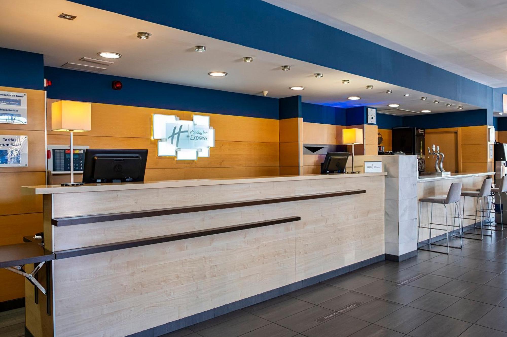 Holiday Inn Express Malaga Airport By Ihg Ngoại thất bức ảnh