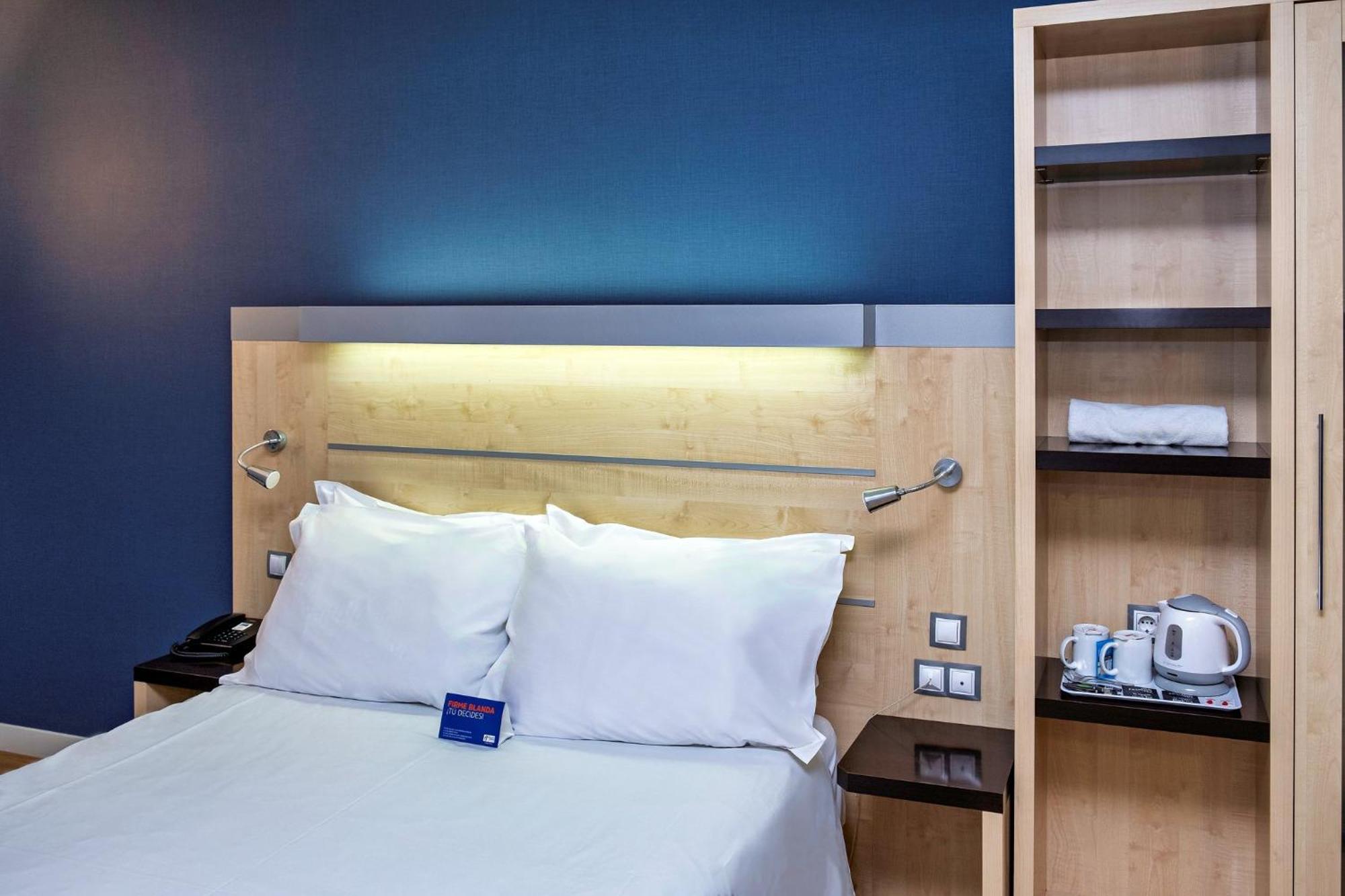 Holiday Inn Express Malaga Airport By Ihg Ngoại thất bức ảnh