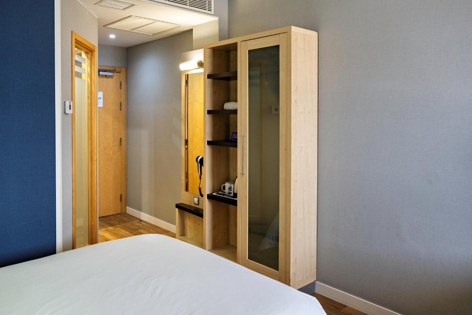 Holiday Inn Express Malaga Airport By Ihg Ngoại thất bức ảnh