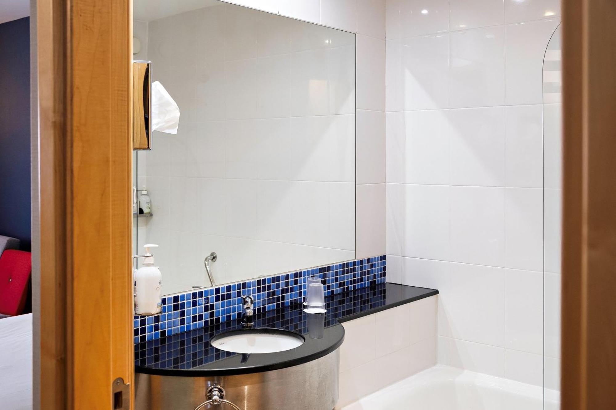 Holiday Inn Express Malaga Airport By Ihg Ngoại thất bức ảnh