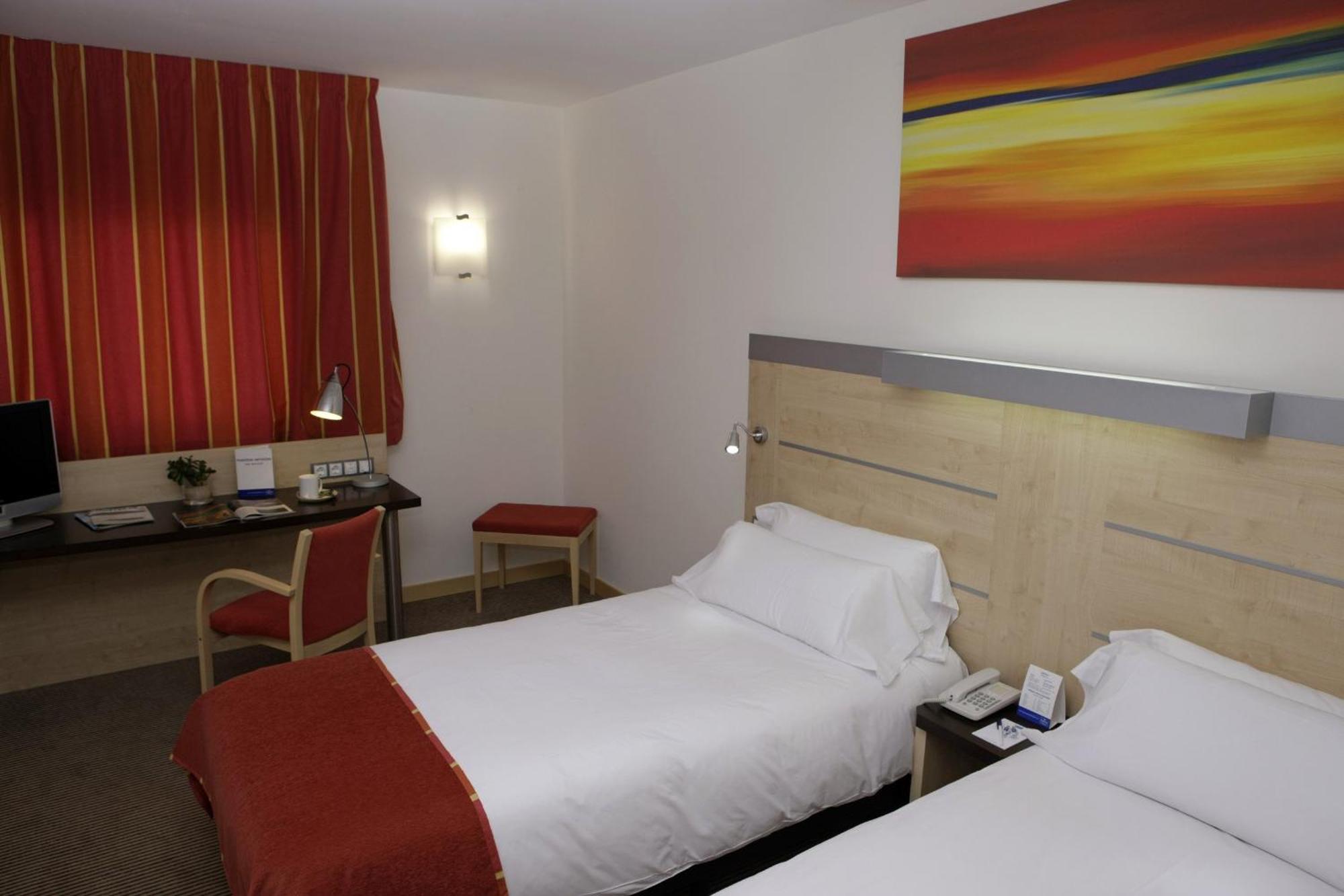 Holiday Inn Express Malaga Airport By Ihg Ngoại thất bức ảnh