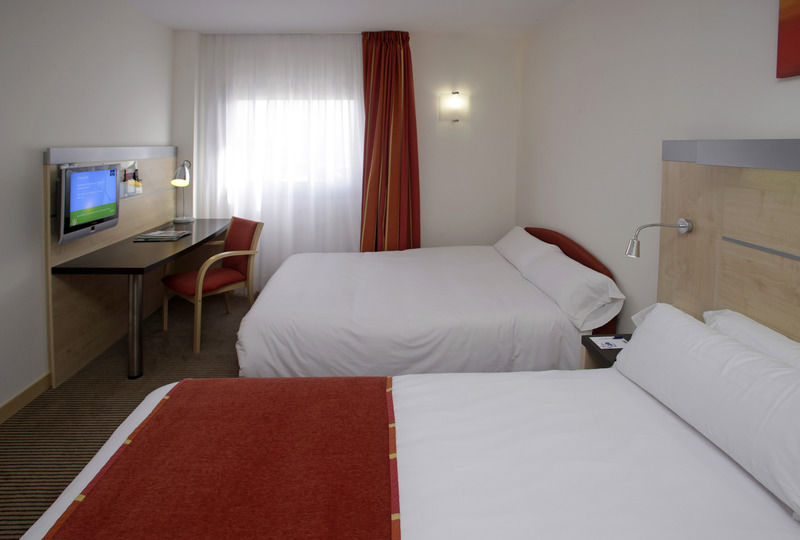 Holiday Inn Express Malaga Airport By Ihg Ngoại thất bức ảnh