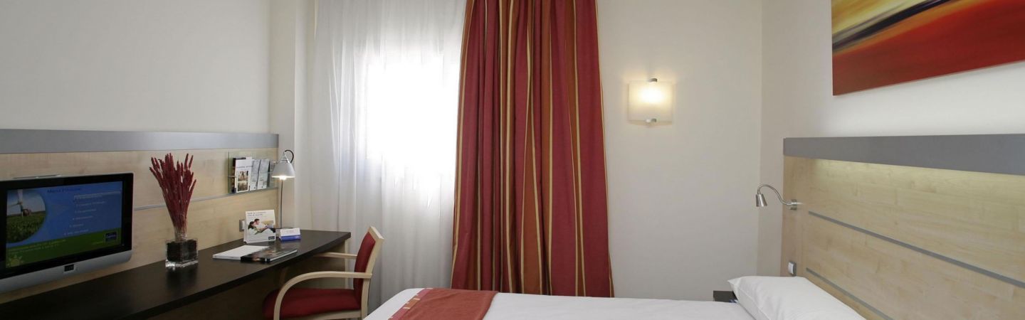 Holiday Inn Express Malaga Airport By Ihg Ngoại thất bức ảnh